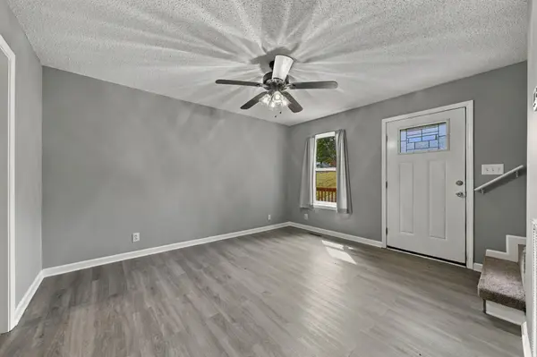 941 Applegrove Cir, Clarksville, TN 37040