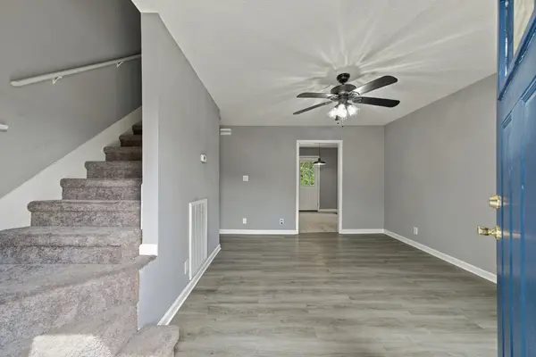 941 Applegrove Cir, Clarksville, TN 37040