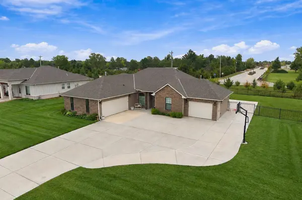 1509 E Elk Ridge, Goddard, KS 67052