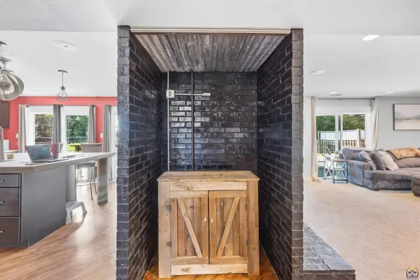 619 Walnut ST, Silver Lake, KS 66539