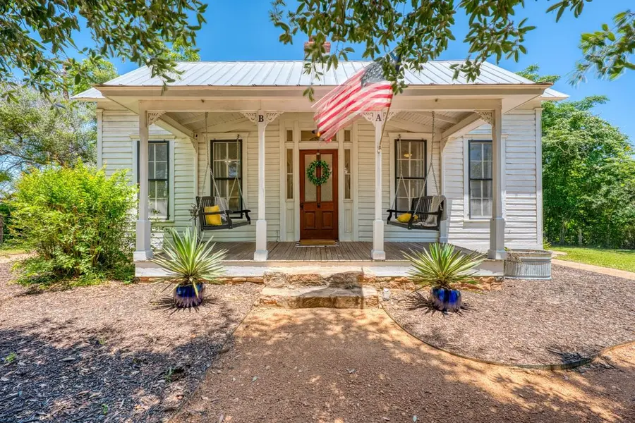 700 Bayley Street, Llano, TX 78643