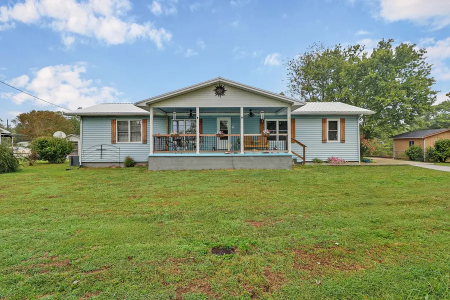 435 Patton Heights Cir, Jamestown, TN 38556