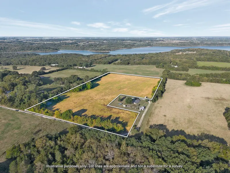 001 S 20th RD, Aldrich, MO 65601