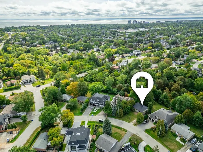 526 Stafford DR, Oakville, ON L6L 4M5