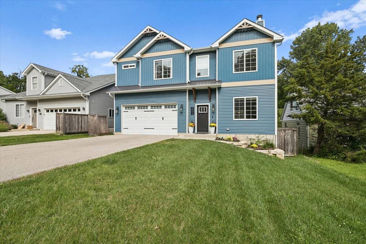 226 Juneway TER, Lake Bluff, IL 60044