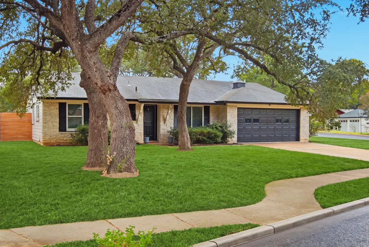 2307 Whitestone DR, Austin, TX 78745