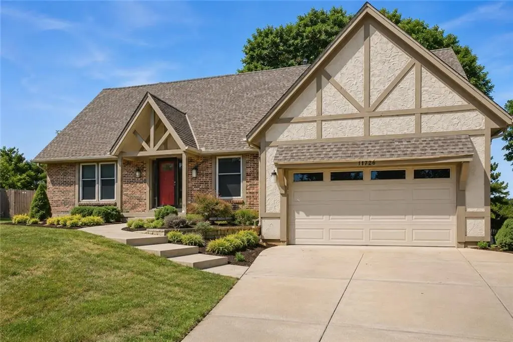 11728 W 108th CIR, Overland Park, KS 66210