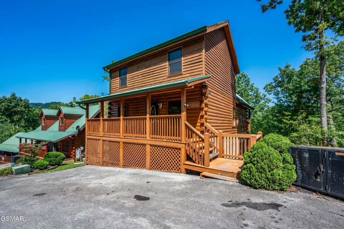 737 Chickasaw Gap Way, Pigeon Forge, TN 37863
