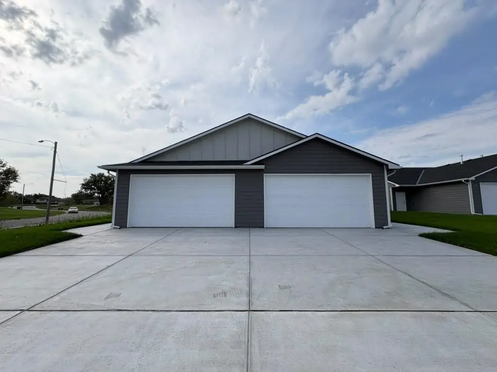 2973 S BUNKER HILL CT #100 & #200, Wichita, KS 67210