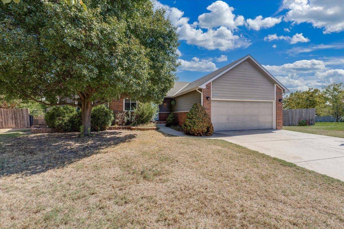 2718 N Parkridge Ct, Wichita, KS 67205