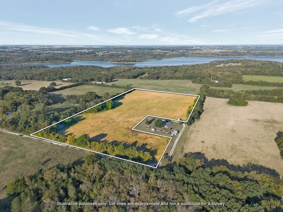 001 S 20th RD, Aldrich, MO 65601
