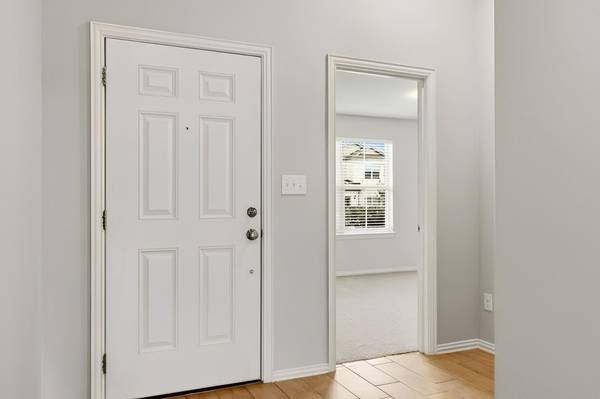 204 Bright Star LN, Georgetown, TX 78628