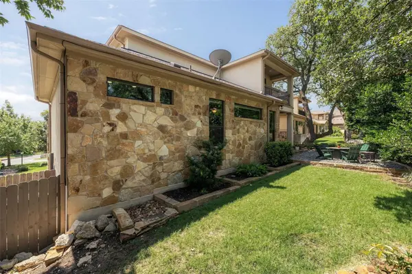 2 Prestonwood CV, Lakeway, TX 78734