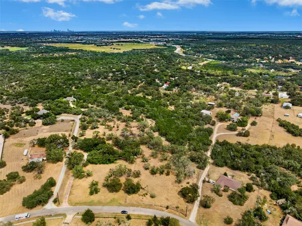 30 Country Oaks DR, Buda, TX 78610