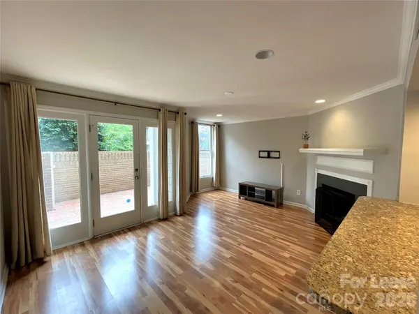 300 S Cedar ST #3, Charlotte, NC 28202