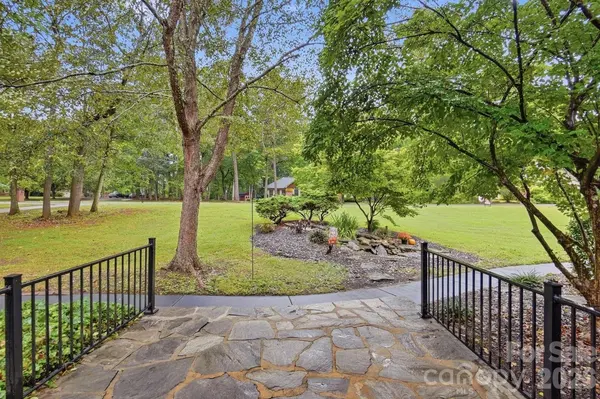 1304 Presson Farm LN, Monroe, NC 28110