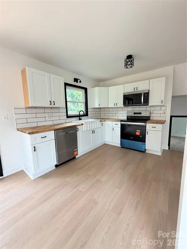 310 Clay Hodges RD #5, Boone, NC 28607