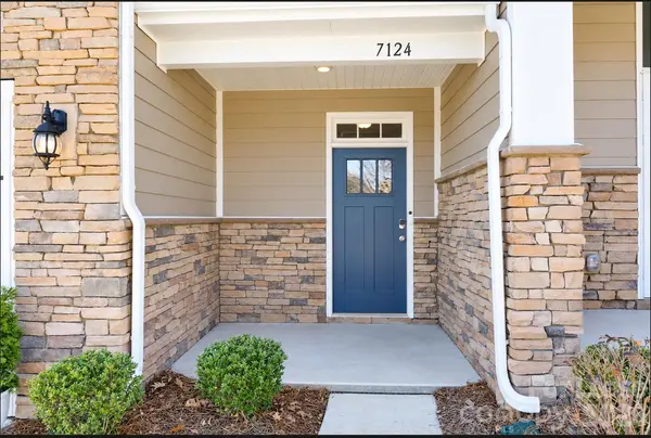7124 Harris Bay RD, Charlotte, NC 28269