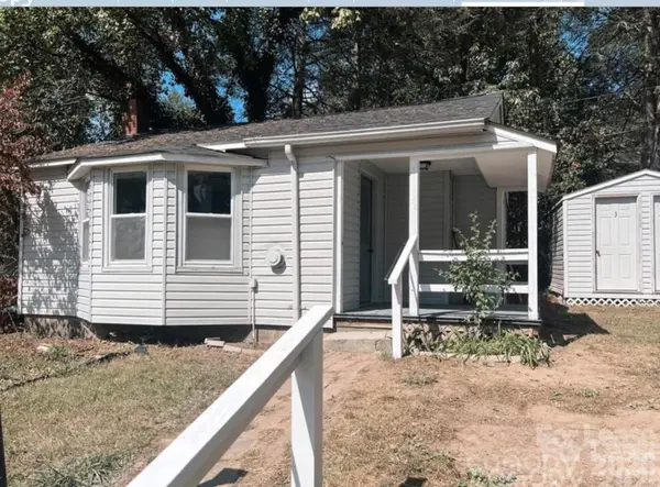 104 Malvern DR, Hendersonville, NC 28739