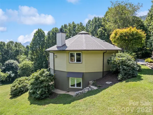 555 Live Oak LOOP, Waynesville, NC 28785