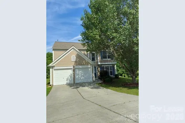 3147 Old Ironside DR, Charlotte, NC 28213