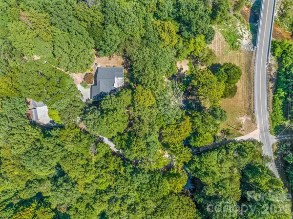 144 Cliff Side TRL, Pilot Mountain, NC 27041