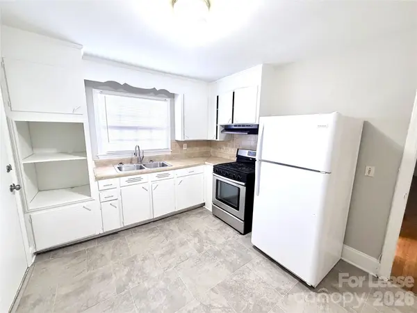 1724 Darbrook DR, Charlotte, NC 28205