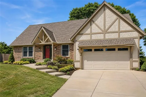 11728 W 108th CIR, Overland Park, KS 66210