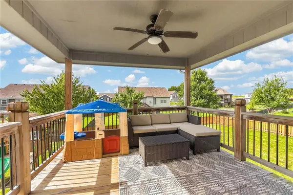 902 N Cottonwood ST, Kearney, MO 64060
