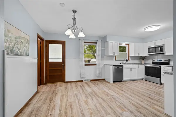 126 SE Moore ST, Blue Springs, MO 64014