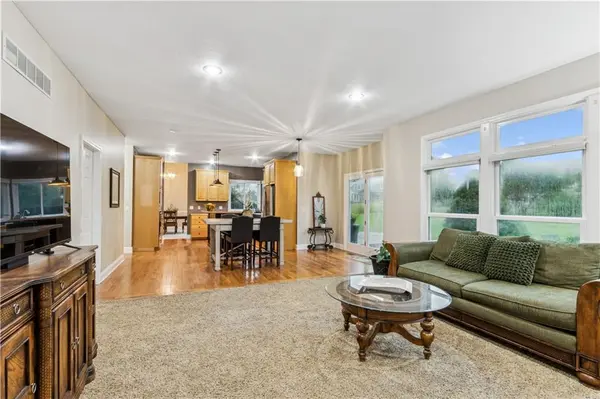 15498 Cedar LN, Basehor, KS 66007