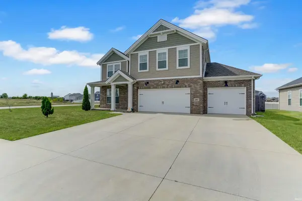 4997 White Chapel DR, Newburgh, IN 47630