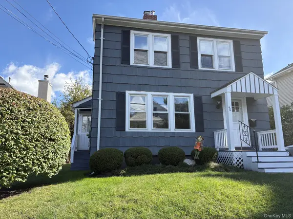 46 Sterling CT, Huntington, NY 11743