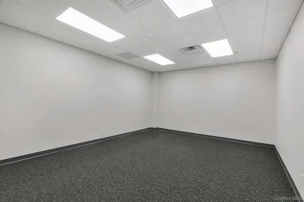 425 New York AVE, Huntington, NY 11743