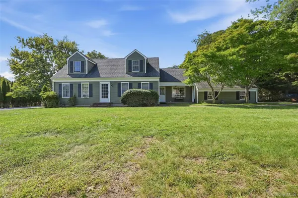 43 Farm RD, Wading River, NY 11792