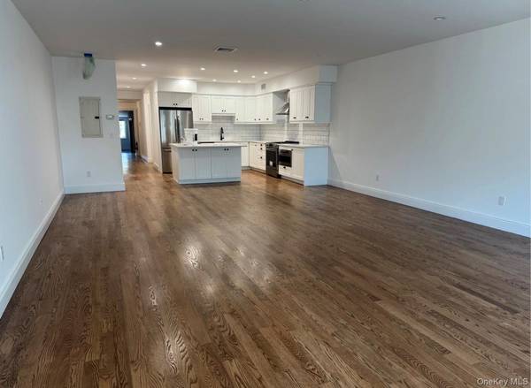 303 Main ST, Huntington, NY 11743