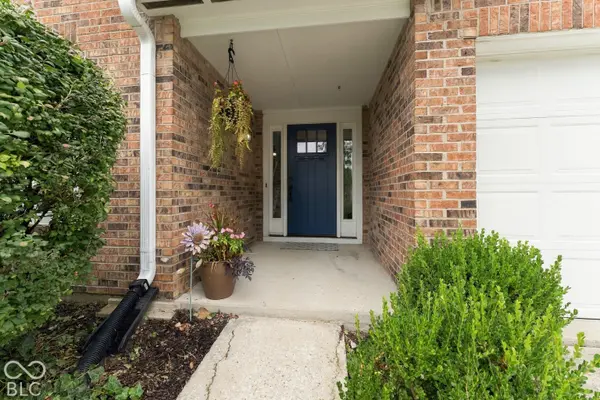 8219 Castle Ridge, Indianapolis, IN 46256