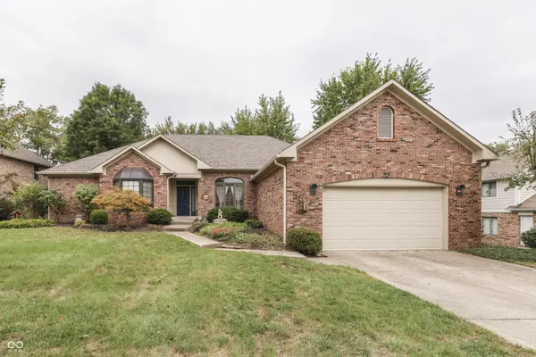 4944 Silver Springs CT, Greenwood, IN 46142