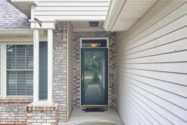 1242 Magnolia DR, Greenfield, IN 46140