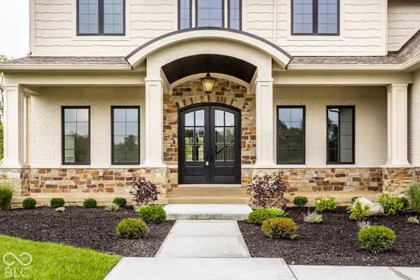 15721 Vantage CT, Westfield, IN 46074