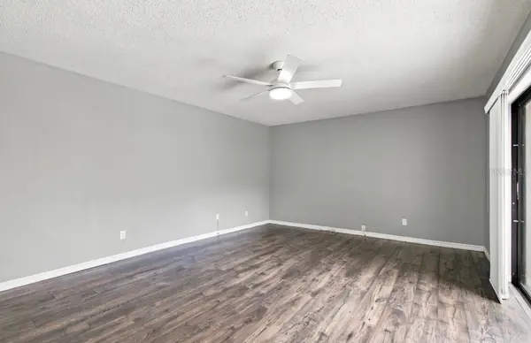 15431 W POND WOODS DR #15431, Tampa, FL 33618