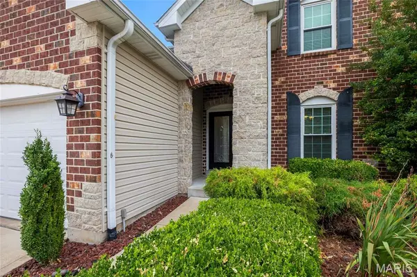 1316 Legacy Pointe LN, Fenton, MO 63026