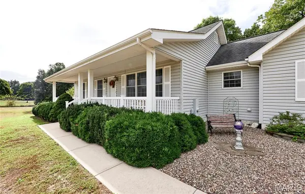 114 Beth Ann DR, Winfield, MO 63389