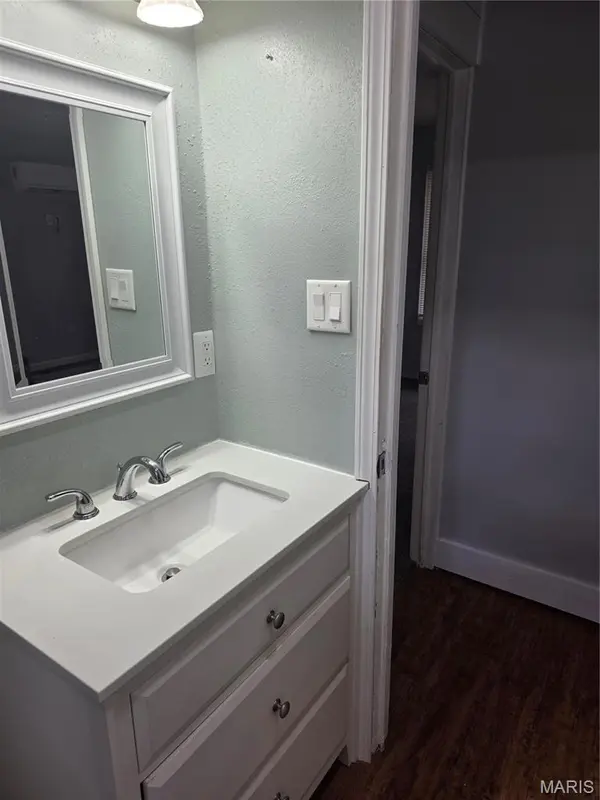526 Valencia DR, Belleville, IL 62223