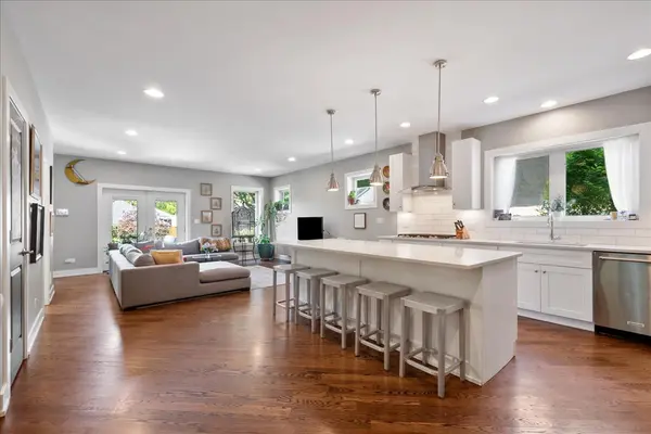 1130 Dewey AVE, Evanston, IL 60202