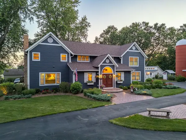 688 W South ST, Woodstock, IL 60098