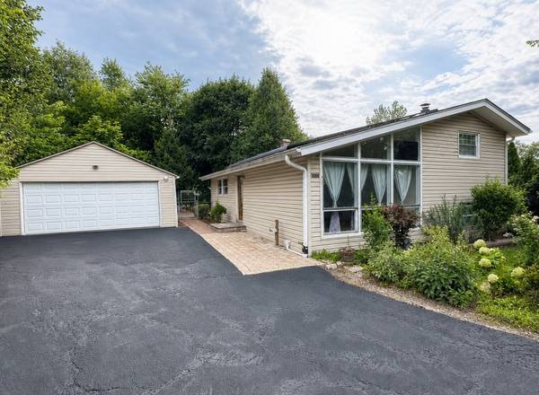 1008 Adams CT, Carpentersville, IL 60110