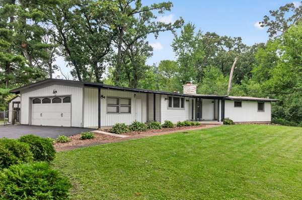 1S670 Winfield RD, Wheaton, IL 60189