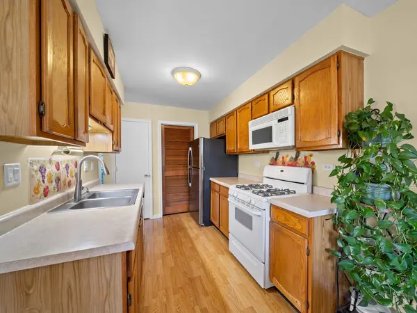 80 Maplewood DR, Vernon Hills, IL 60061