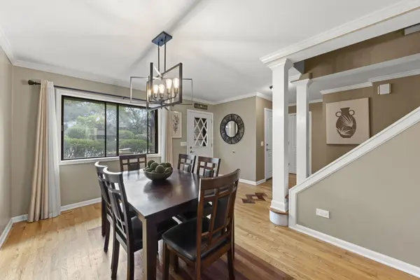 1221 Geneva LN, Lake Zurich, IL 60047